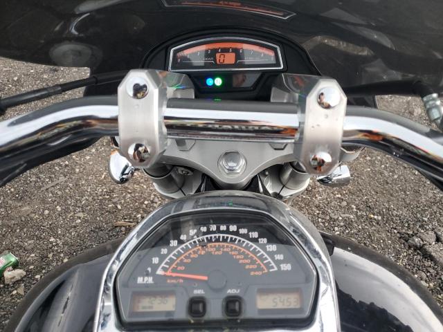 2013 SUZUKI VZR1800   