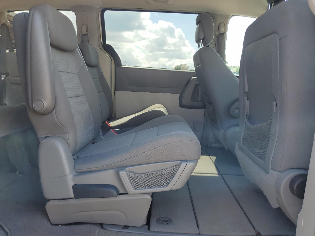 2010 Chrysler Town & Country Touring VIN: 2A4RR5D13AR493171 Lot: 64189125
