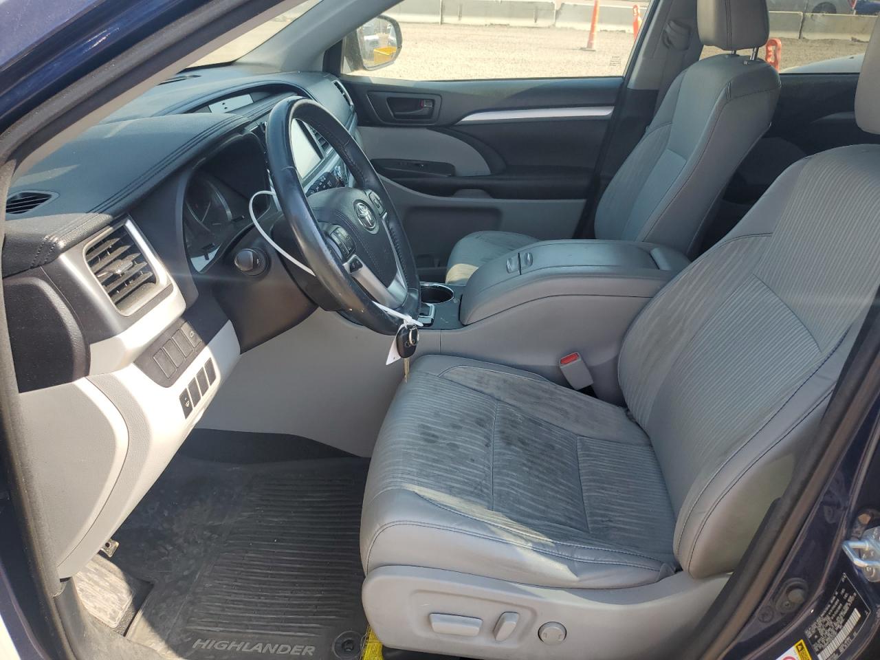 2016 Toyota Highlander Le VIN: 5TDBKRFH2GS312381 Lot: 65605565
