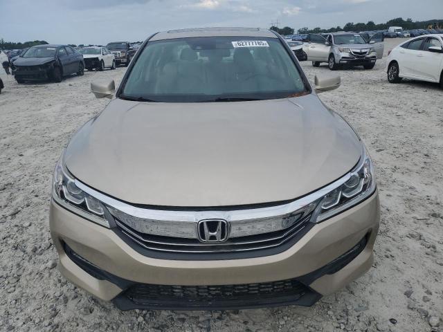 Седаны HONDA ACCORD 2016 Кремовый