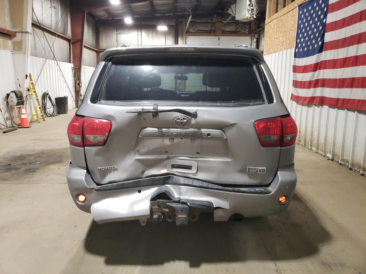 2010 Toyota Sequoia Platinum VIN: 5TDDY5G16AS031001 Lot: 63302025