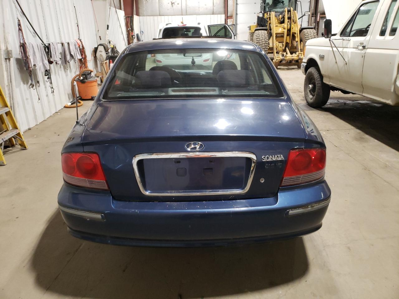 2002 Hyundai Sonata Gls VIN: KMHWF35H22A640633 Lot: 66464445