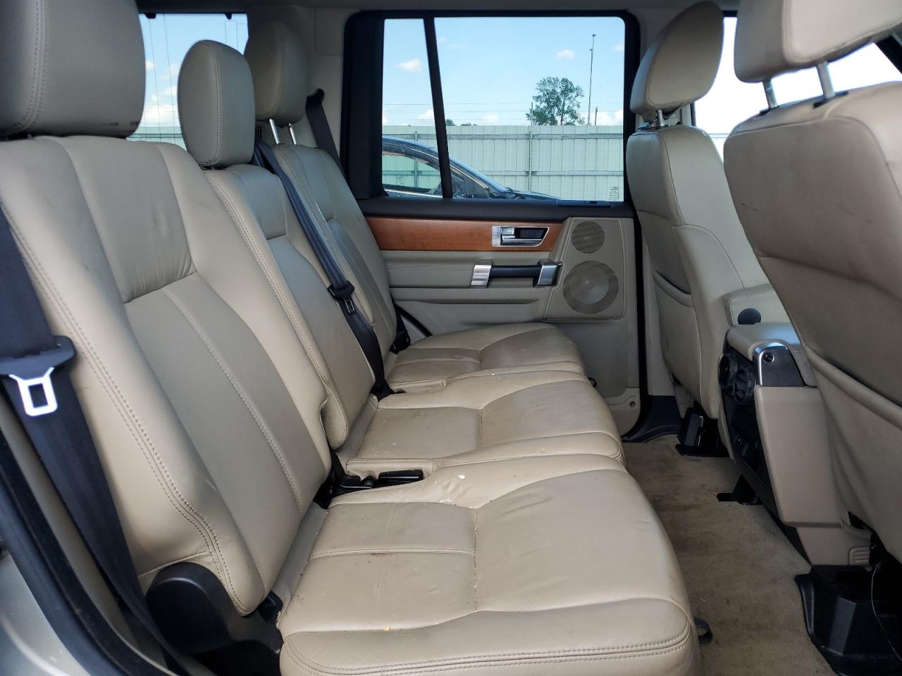 2011 Land Rover Lr4 Hse Luxury VIN: SALAK2D42BA558137 Lot: 63242525