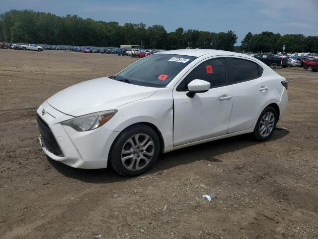 Sedans TOYOTA SCION 2016 Biały
