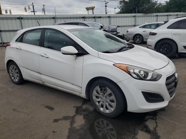  HYUNDAI ELANTRA 2017 Белы