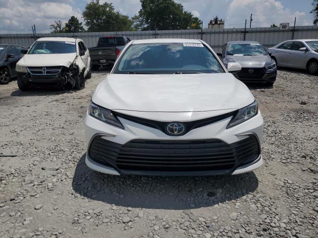  TOYOTA CAMRY 2021 Белы