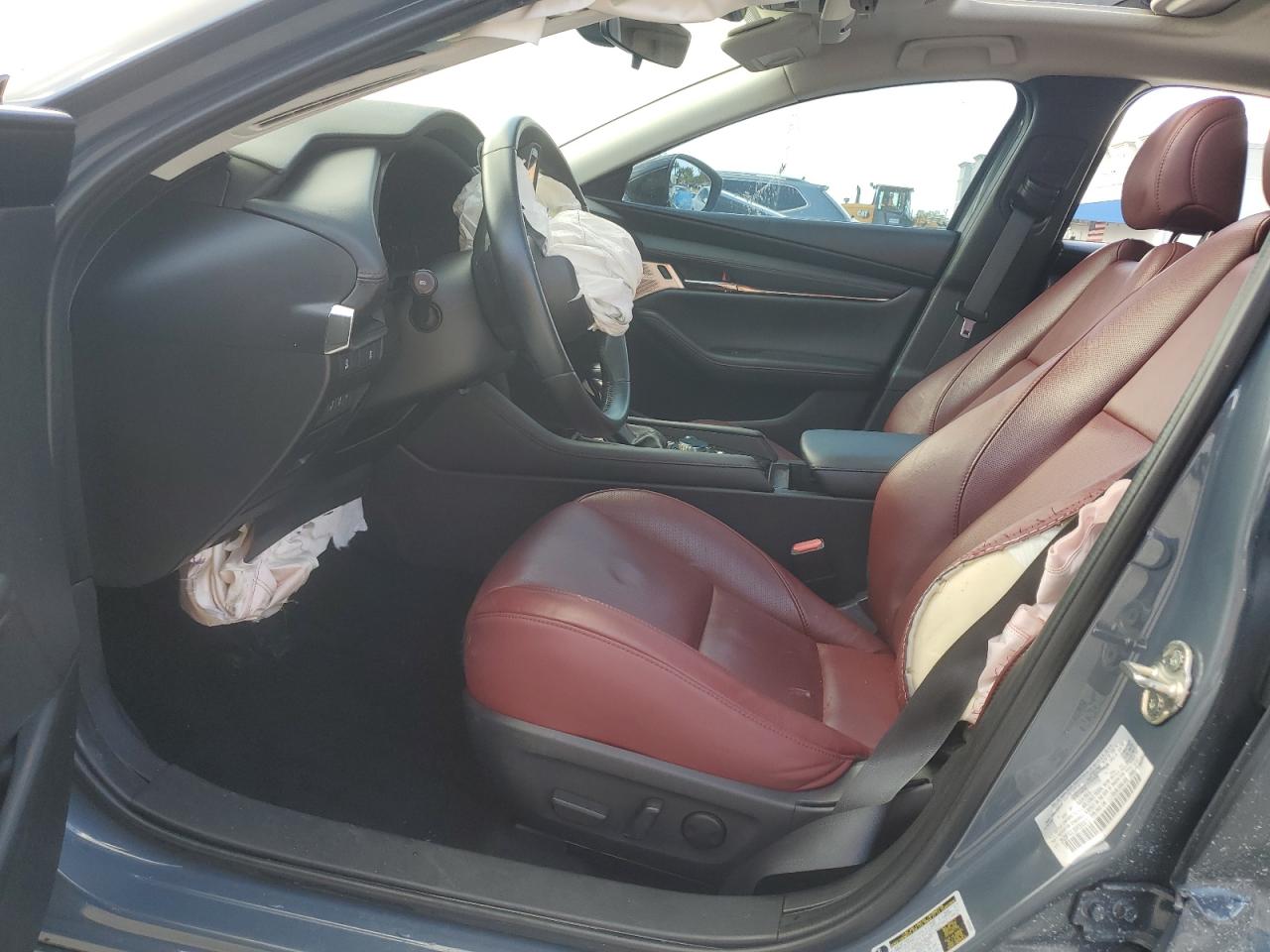 2022 Mazda 3 Preferred VIN: 3MZBPACL8NM300872 Lot: 65021075