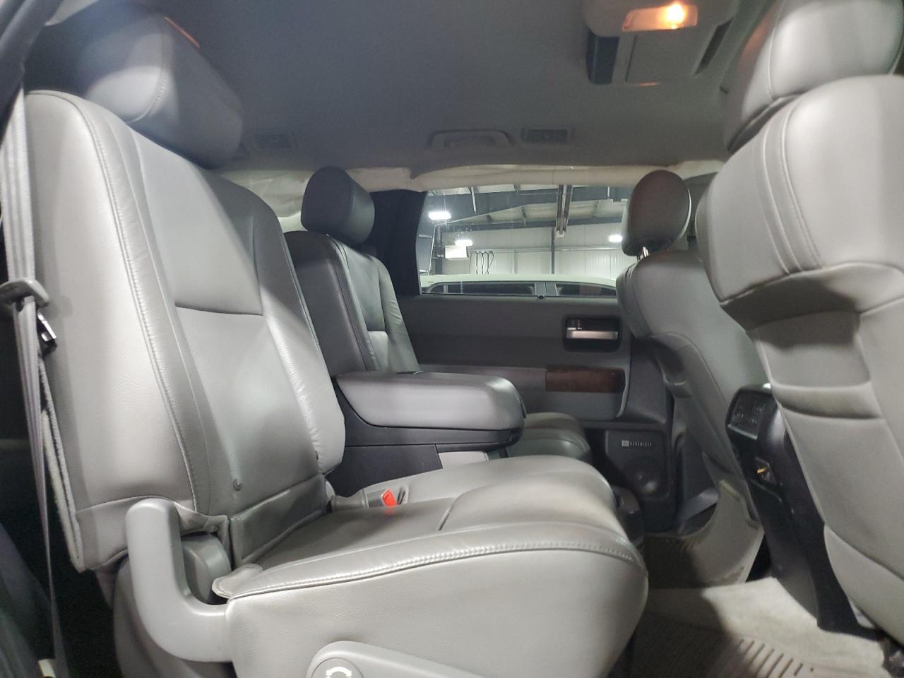 2010 Toyota Sequoia Platinum VIN: 5TDDW5G16AS035734 Lot: 64589005