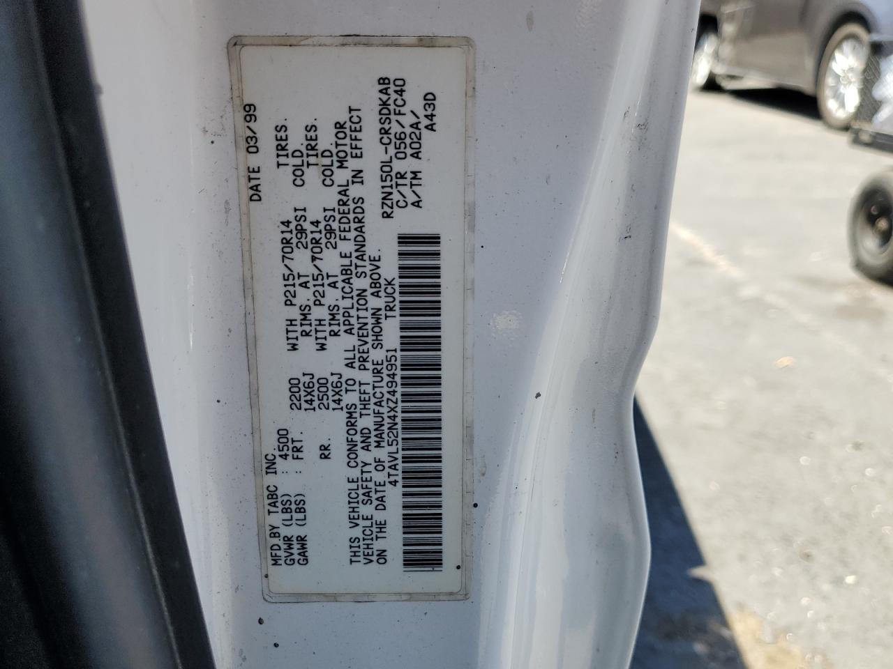 1999 Toyota Tacoma Xtracab VIN: 4TAVL52N4XZ494951 Lot: 64106745