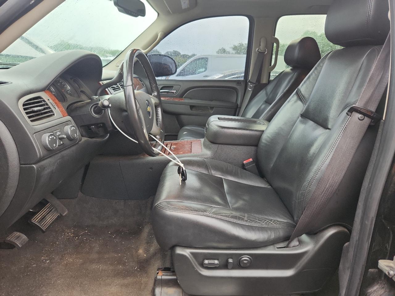 2010 Chevrolet Suburban K1500 Ltz VIN: 1GNUKKE37AR245330 Lot: 64144765