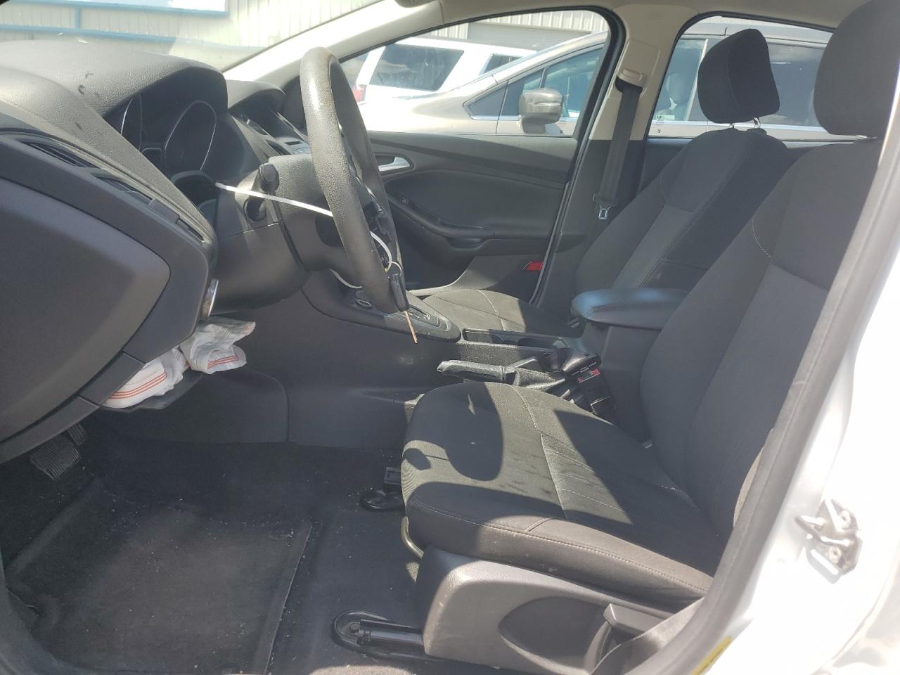 2015 Ford Focus Se VIN: 1FADP3K2XFL364324 Lot: 64502455