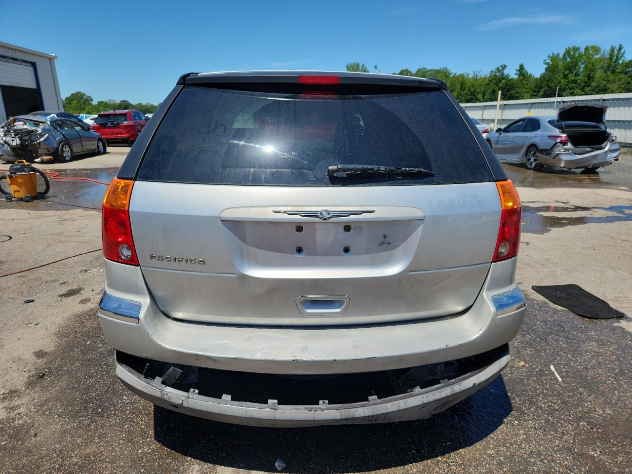 2004 Chrysler Pacifica VIN: 2C8GM68424R645479 Lot: 63827375