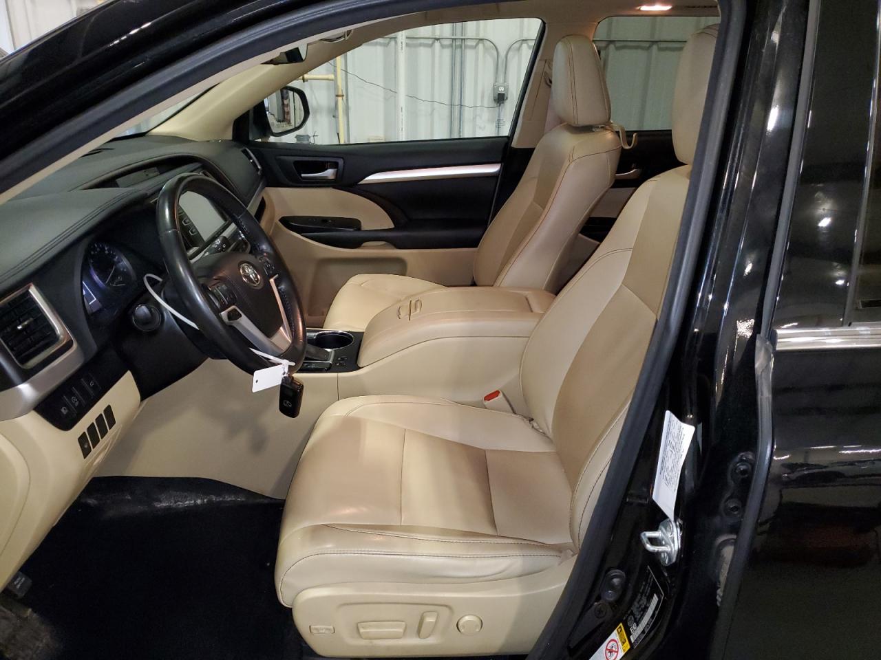 2018 Toyota Highlander Se VIN: 5TDJZRFH2JS546115 Lot: 64834315