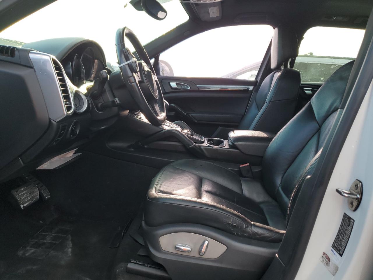 2013 Porsche Cayenne S VIN: WP1AB2A28DLA85229 Lot: 64752875