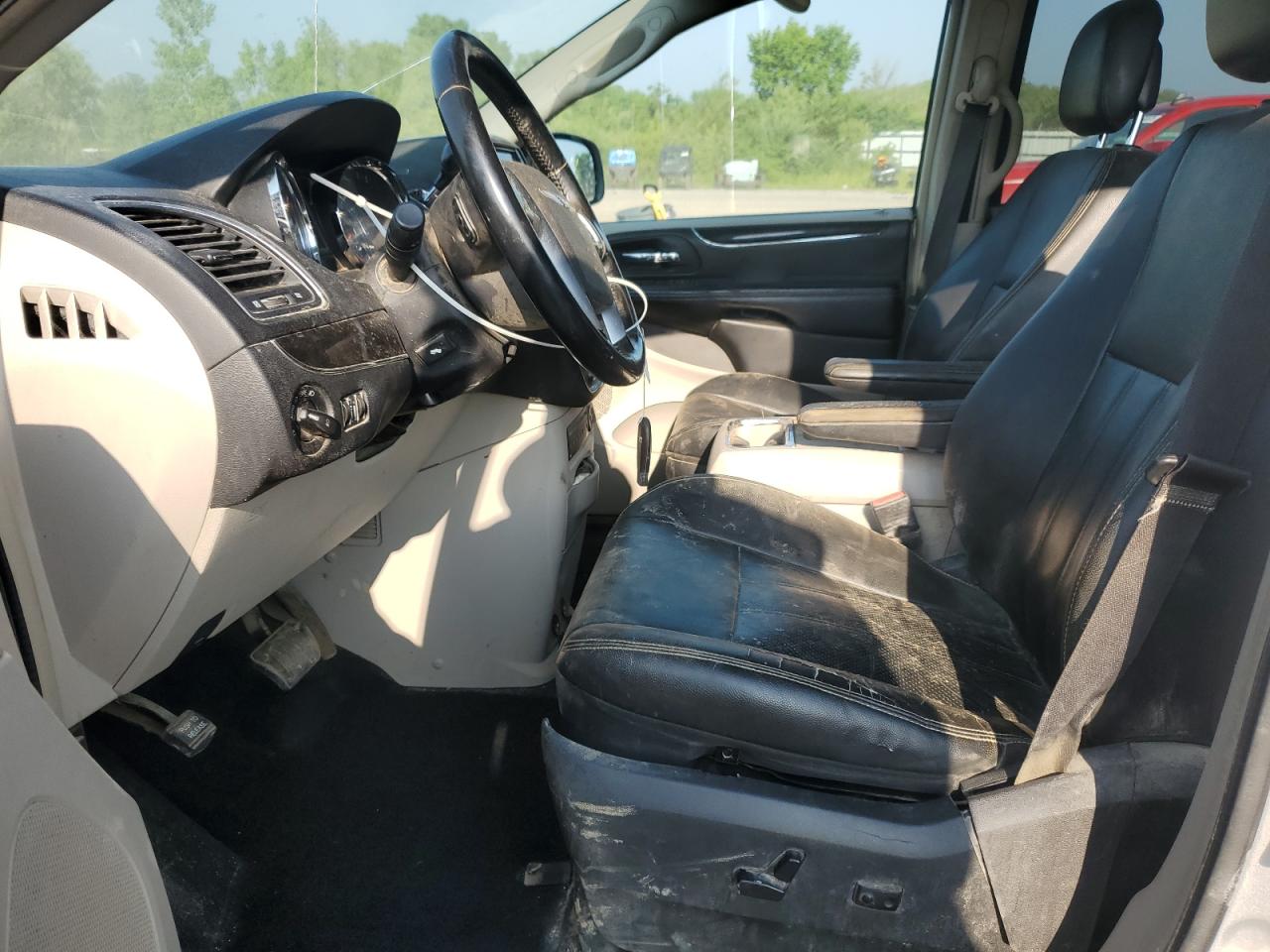 2011 Chrysler Town & Country Touring L VIN: 2A4RR8DG9BR796592 Lot: 64542385