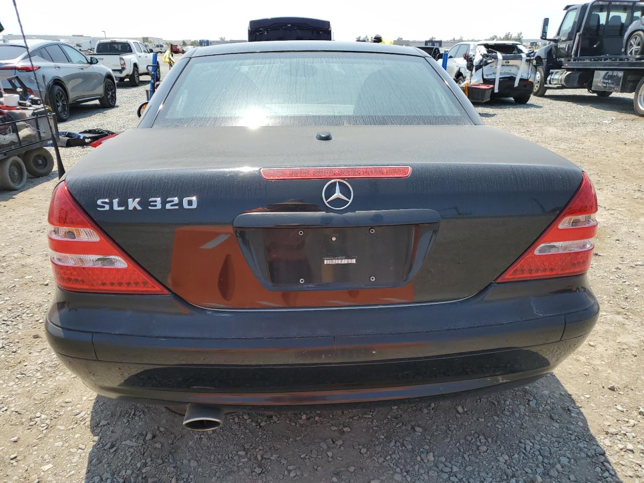 2004 Mercedes-Benz Slk 320 VIN: WDBKK65F74F300588 Lot: 64620315