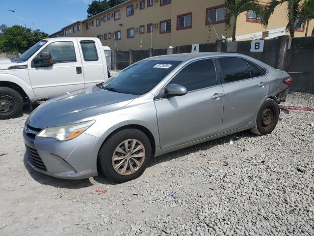  TOYOTA CAMRY 2016 Srebrny