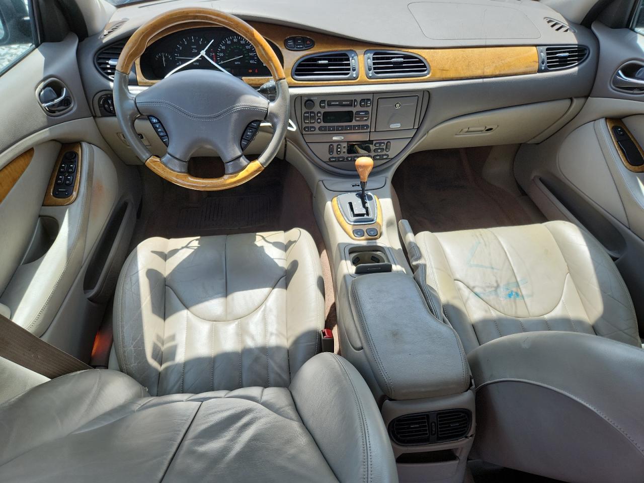 2000 Jaguar S-Type VIN: SAJDA01C3YFL13979 Lot: 63673355