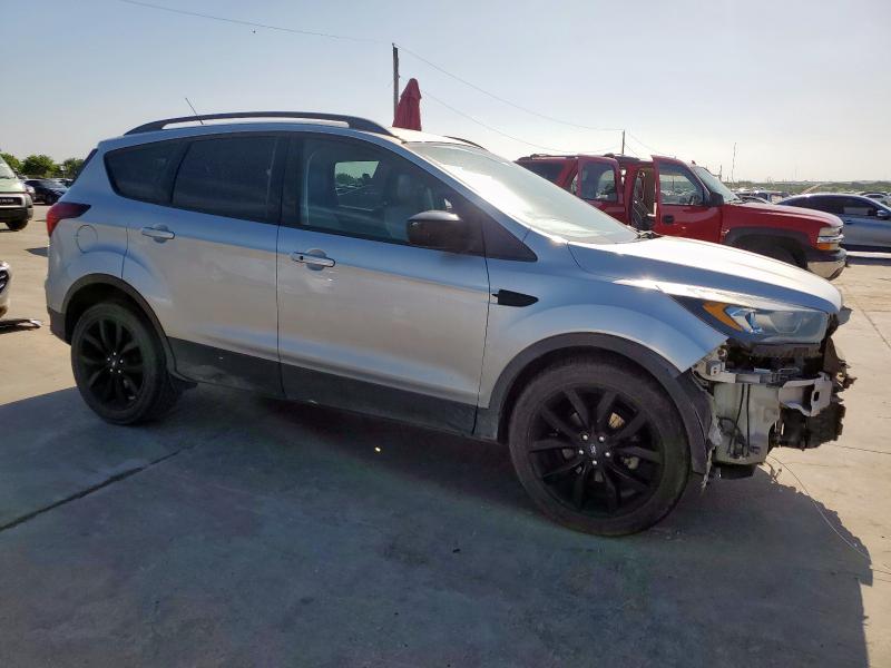  FORD ESCAPE 2019 Srebrny