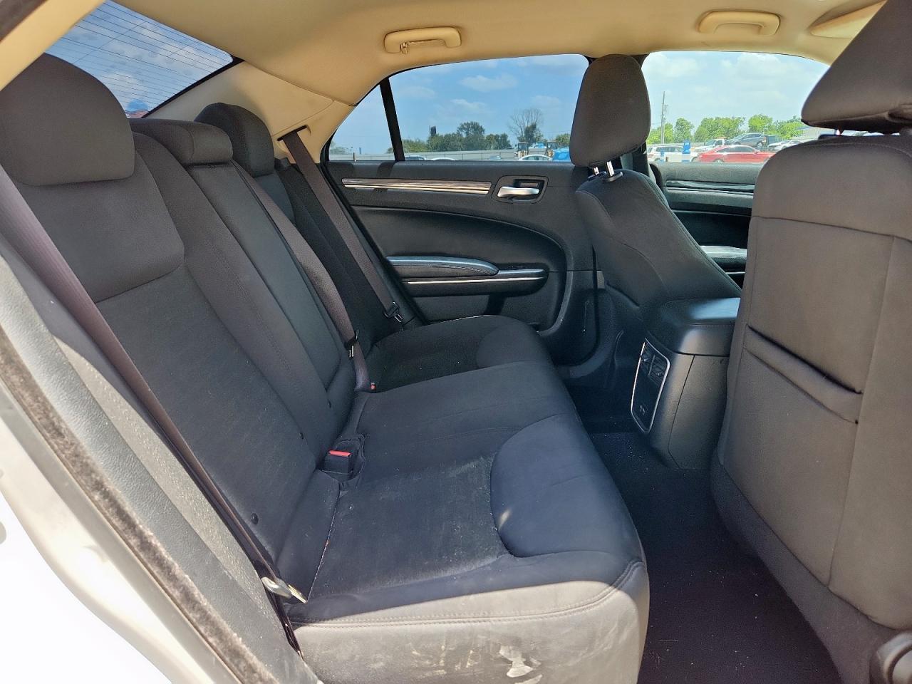 2021 Chrysler 300 Touring VIN: 2C3CCAAG5MH654147 Lot: 64513275
