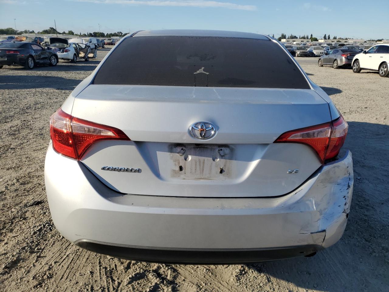 2018 Toyota Corolla L VIN: 2T1BURHE4JC045628 Lot: 65805975