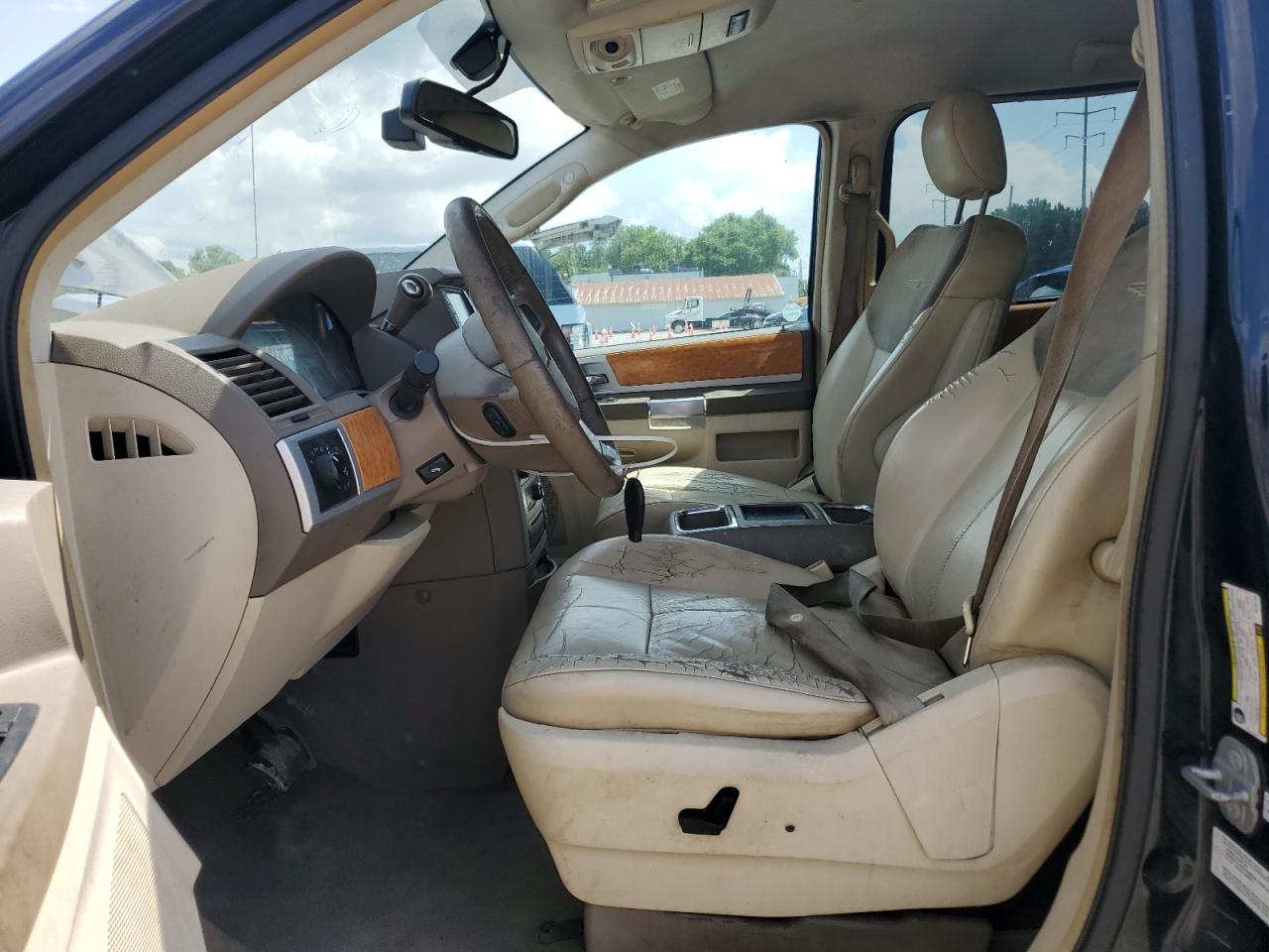 2010 Chrysler Town & Country Limited VIN: 2A4RR6DX6AR184739 Lot: 64716295