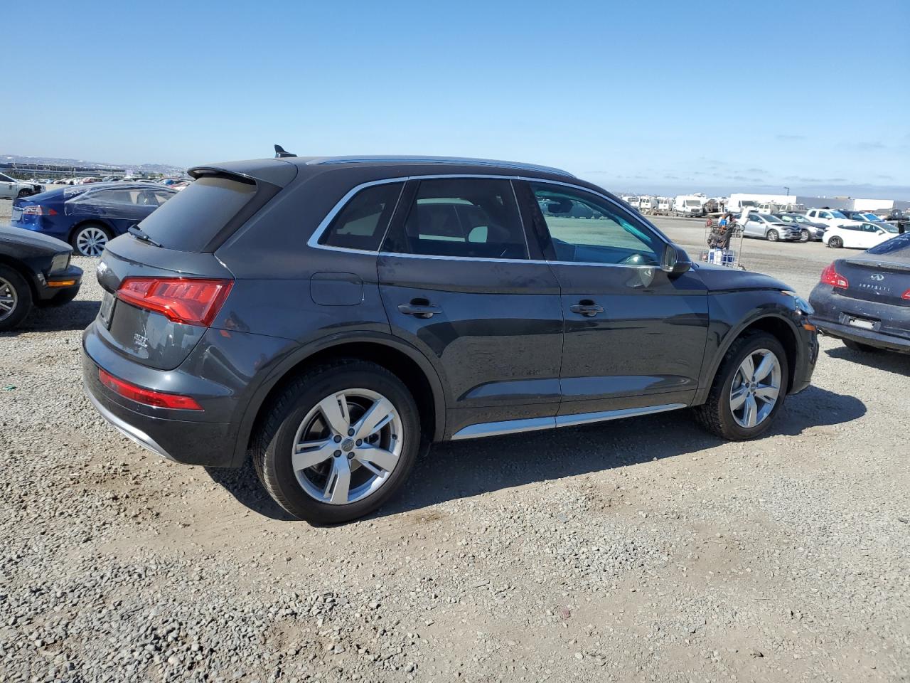 wa1bnafy7j2025491 WA1BNAFY7J2025491 2018 Audi Q5 Premium Plus