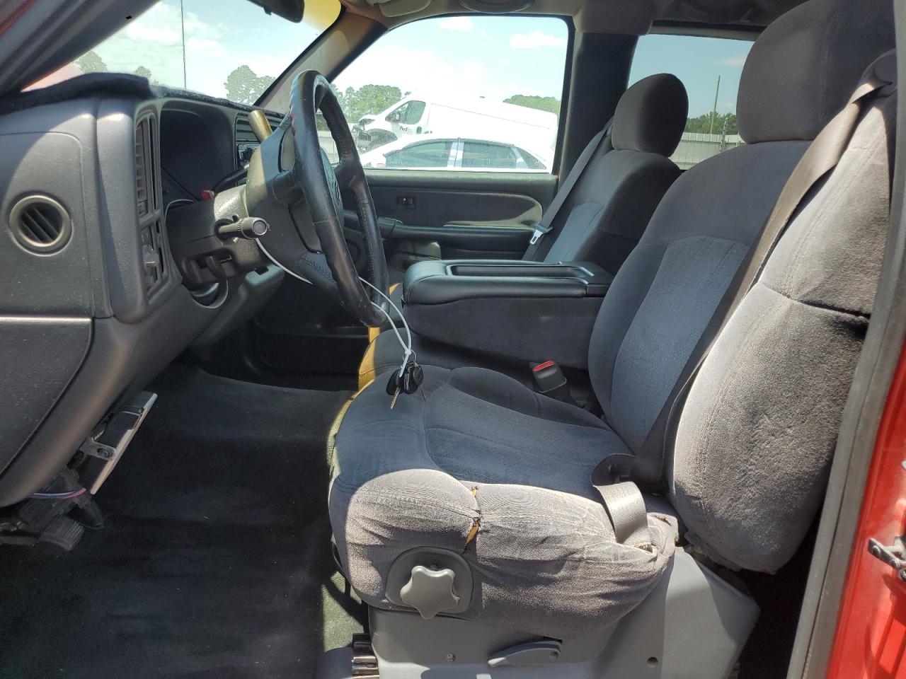2000 Chevrolet Silverado C1500 VIN: 2GCEC19TXY1373160 Lot: 64087435
