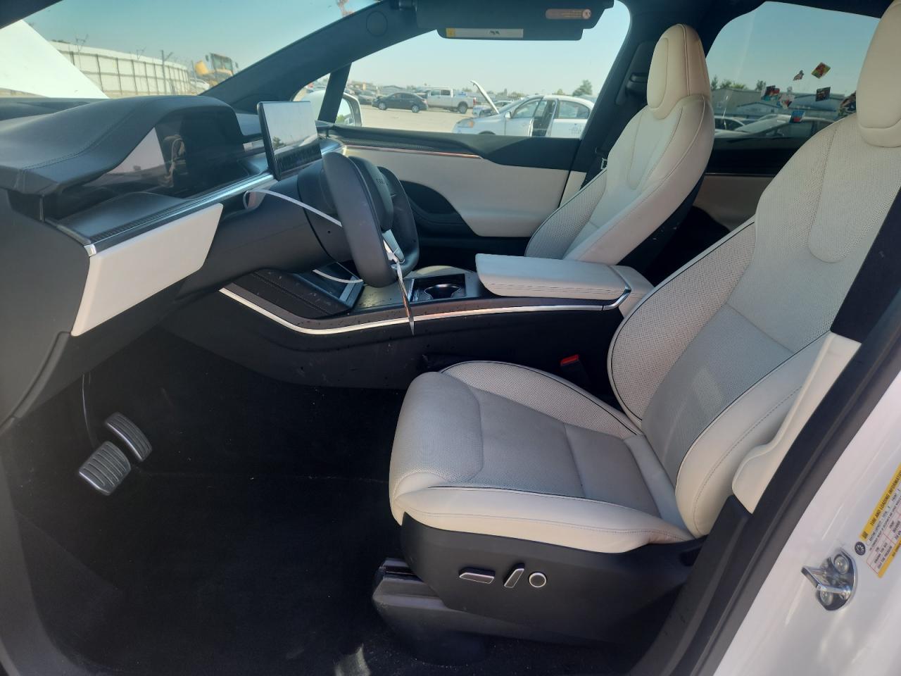 2022 Tesla Model X VIN: 7SAXCBE65NF353098 Lot: 64059735