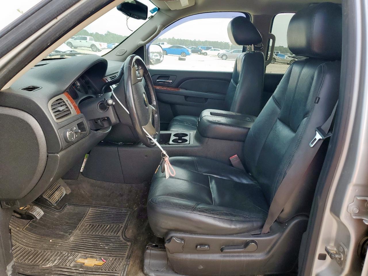 2011 Chevrolet Suburban C1500 Lt VIN: 1GNSCJE02BR390331 Lot: 64065715