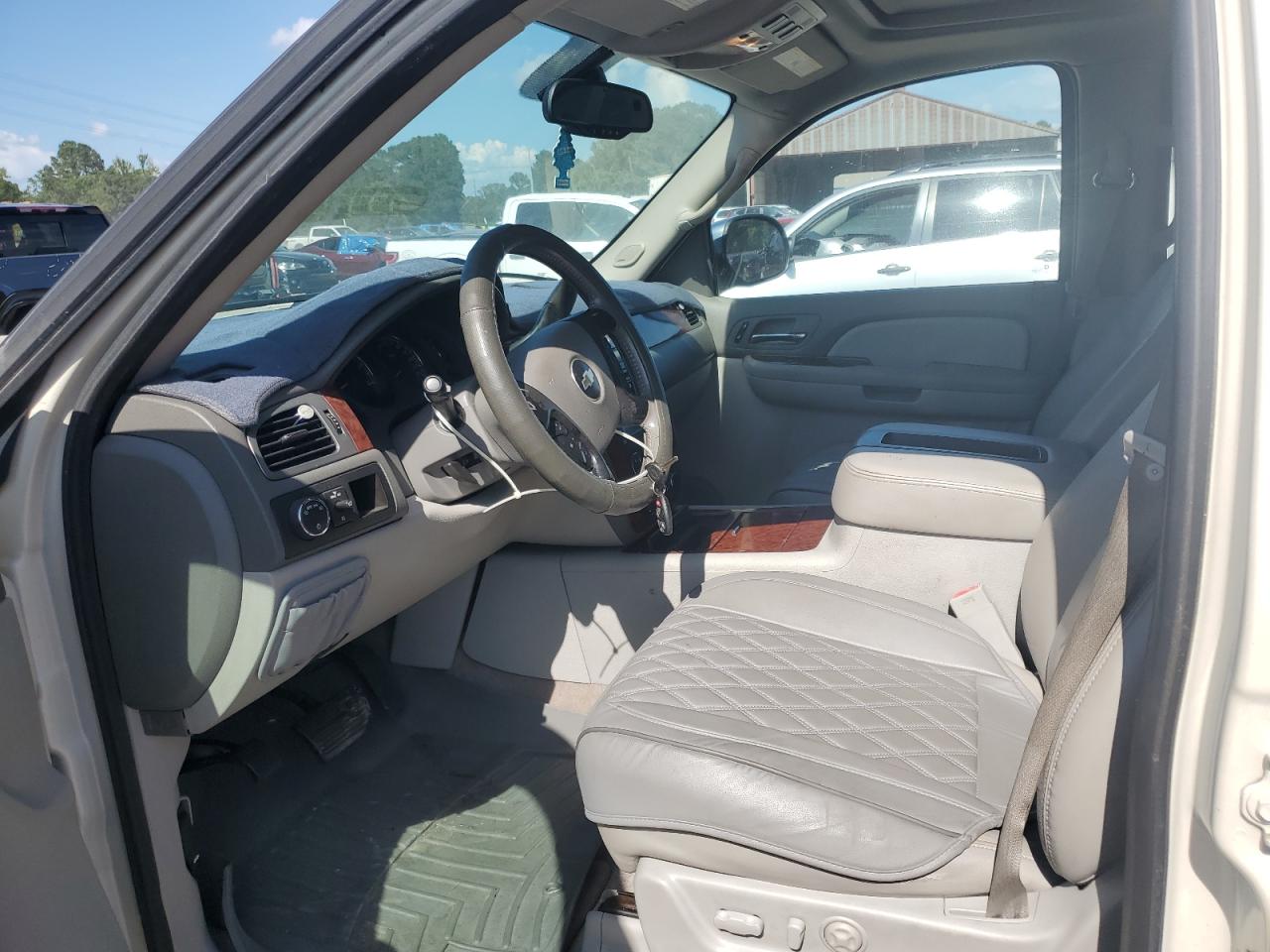 2008 Chevrolet Suburban C1500 Ls VIN: 1GNFC16018R182031 Lot: 65017175