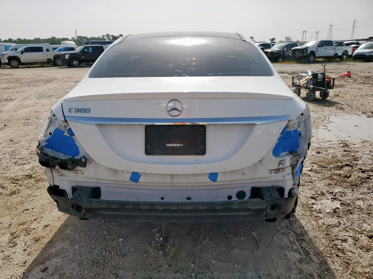 2017 Mercedes-Benz C 300 VIN: 55SWF4JB6HU188437 Lot: 62357995