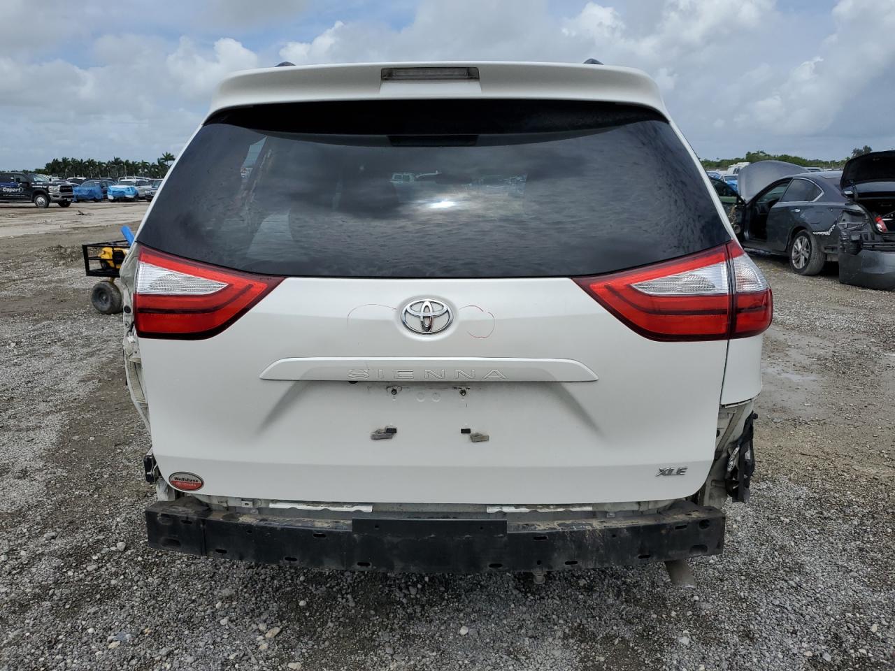 2017 Toyota Sienna Xle VIN: 5TDYZ3DC0HS782307 Lot: 65030645