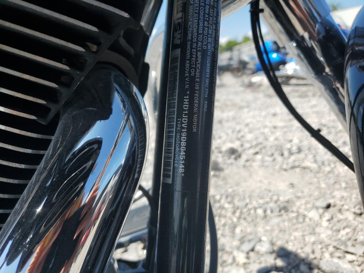2013 Harley-Davidson Flstn Softail Deluxe VIN: 1HD1JDV19DB045148 Lot: 64215425