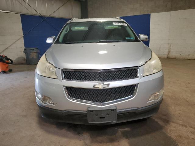  CHEVROLET TRAVERSE 2012 Srebrny