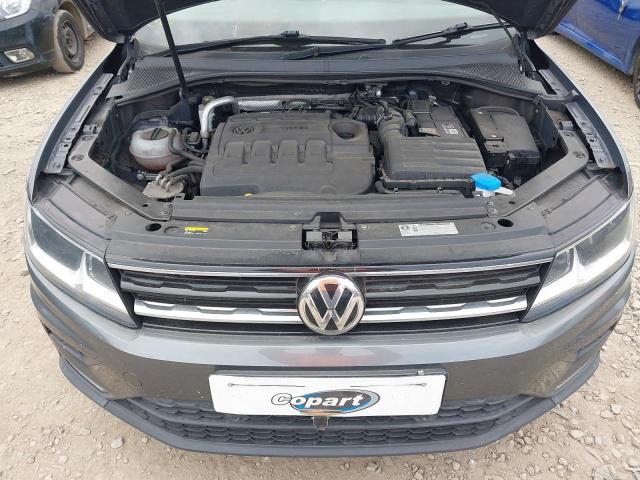 2017 VOLKSWAGEN TIGUAN SE