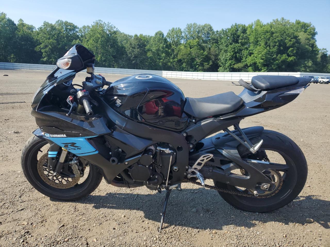 js1gr7ma8b2100817 JS1GR7MA8B2100817 2011 Suzuki Gsx750