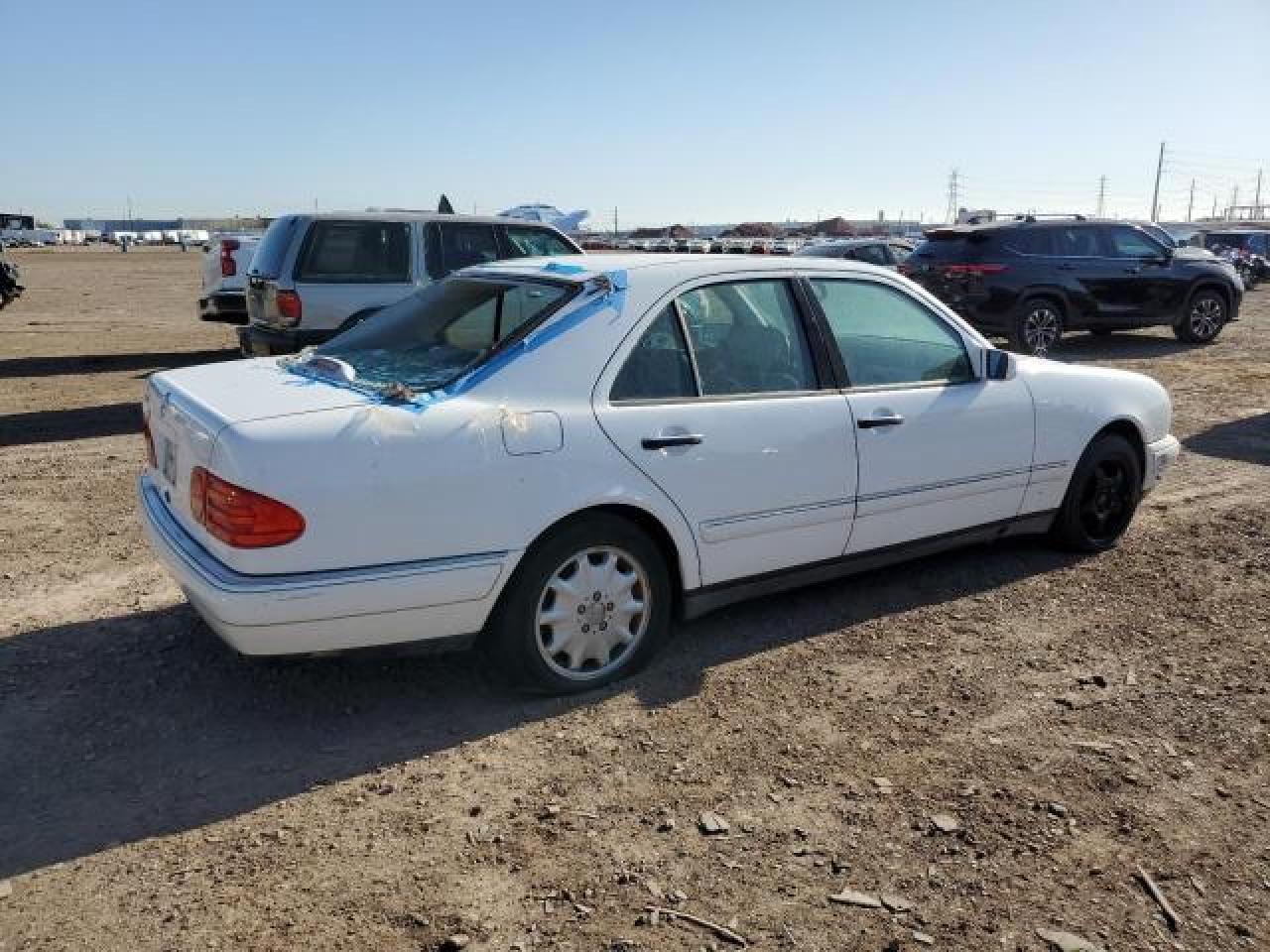 WDBJF65H3XA786979 1999 Mercedes-Benz E 320