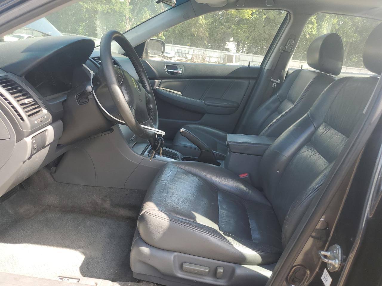 2004 Honda Accord Ex VIN: 1HGCM56894A052174 Lot: 60600825