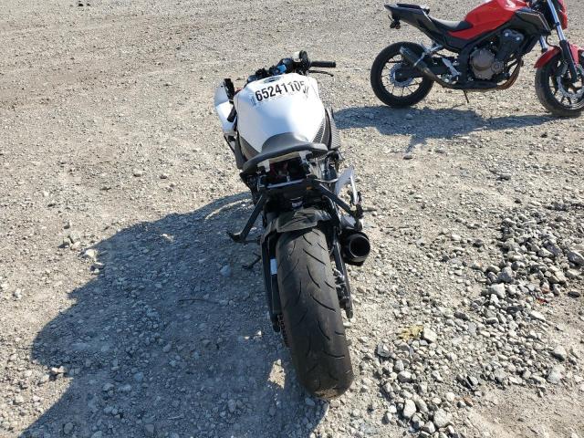 2019 SUZUKI GSX-R750   