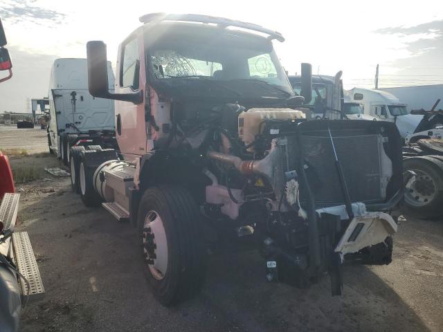 2023 International Lt625   
