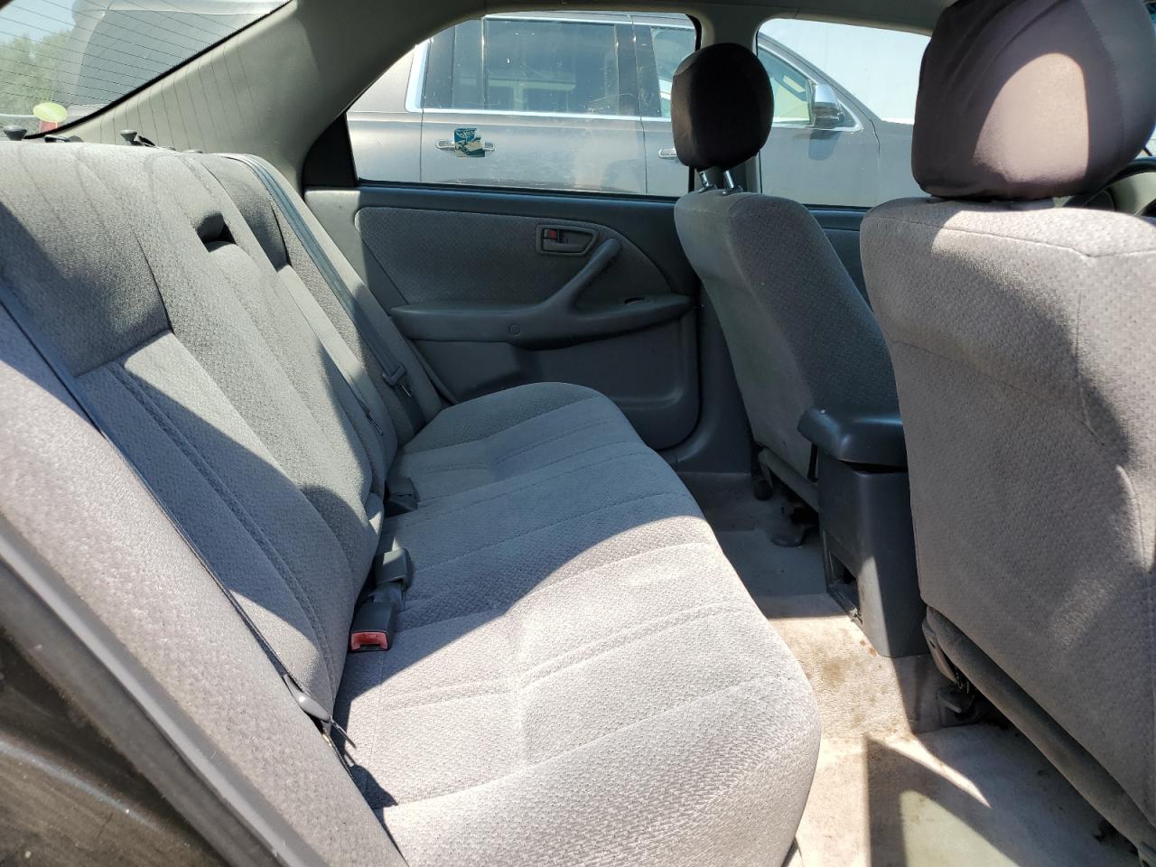 2000 Toyota Camry Ce VIN: JT2BG22K0Y0450895 Lot: 64059285