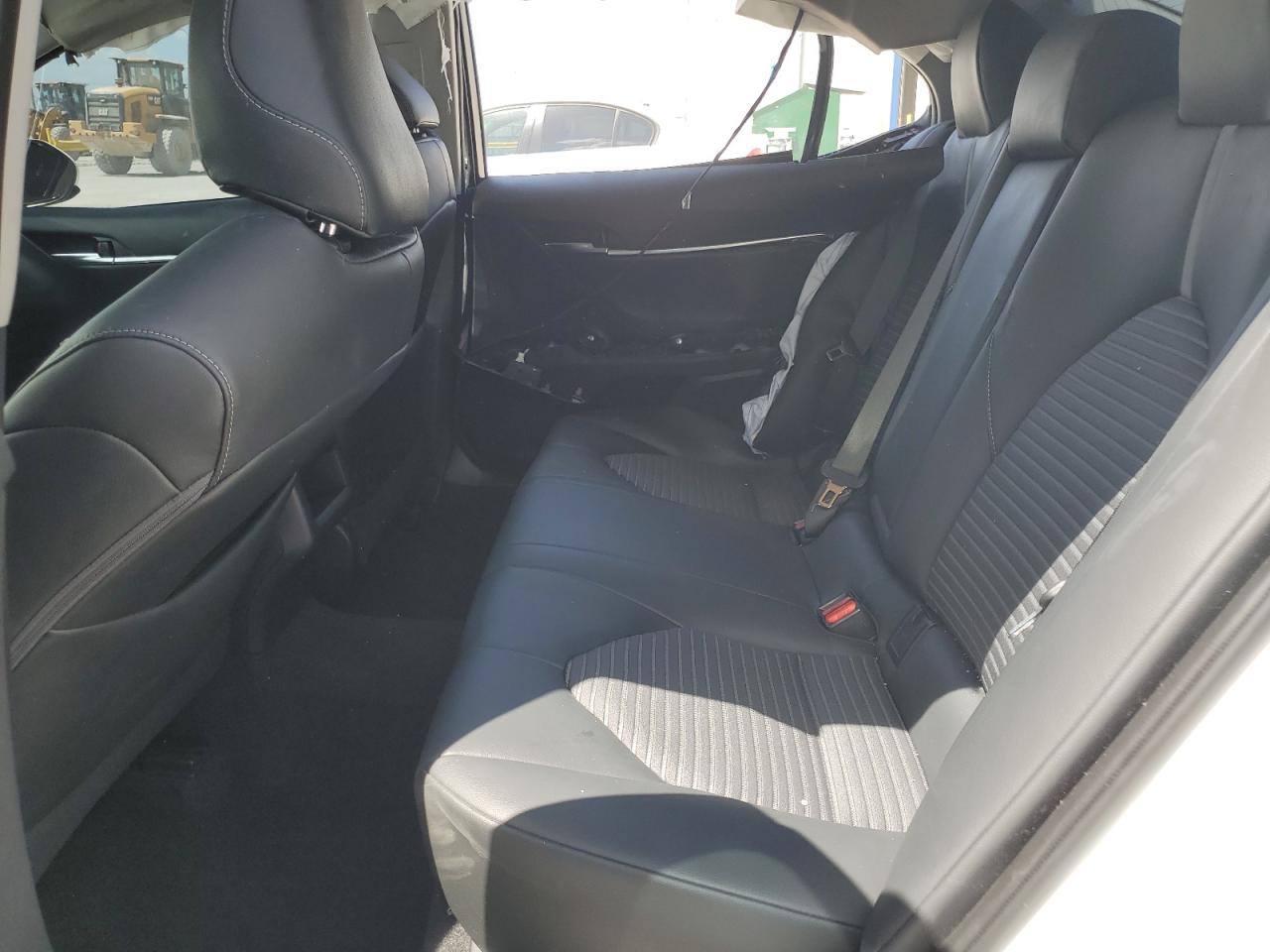 4T1B11HK7JU120336 2018 Toyota Camry L