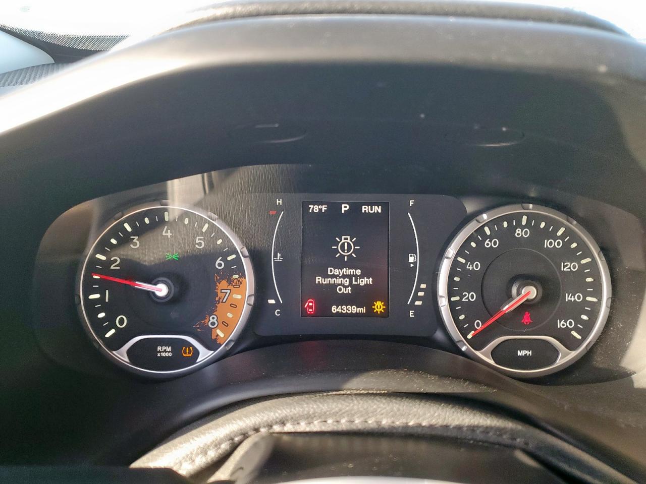 2016 Jeep Renegade Latitude VIN: ZACCJABTXGPD98233 Lot: 64839165