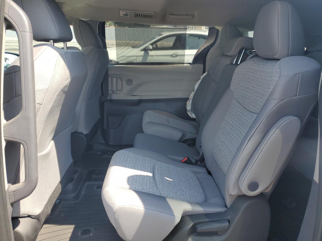 2022 Toyota Sienna Le VIN: 5TDBRKEC8NS116421 Lot: 63981105