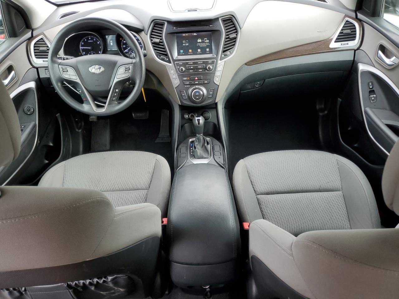 2017 Hyundai Santa Fe Se VIN: KM8SM4HF3HU190373 Lot: 65241115