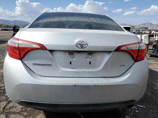 Sedans TOYOTA COROLLA 2015 Srebrny