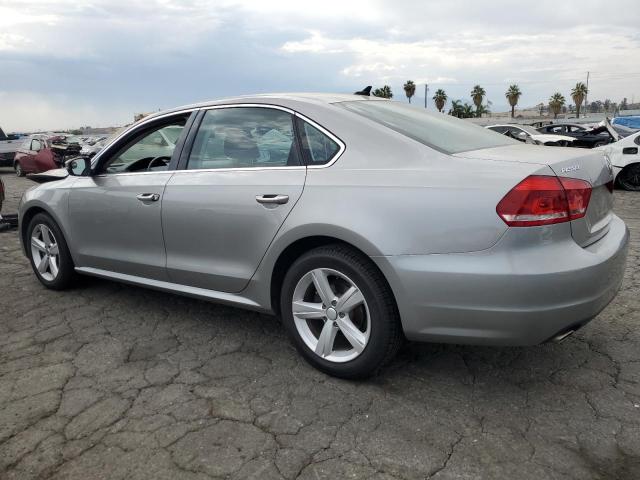  VOLKSWAGEN PASSAT 2013 Srebrny