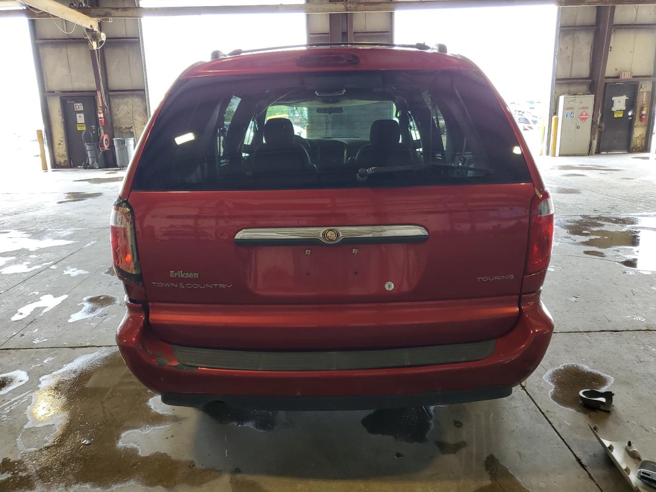 2005 Chrysler Town & Country Touring VIN: 2C4GP54L45R575386 Lot: 64021815