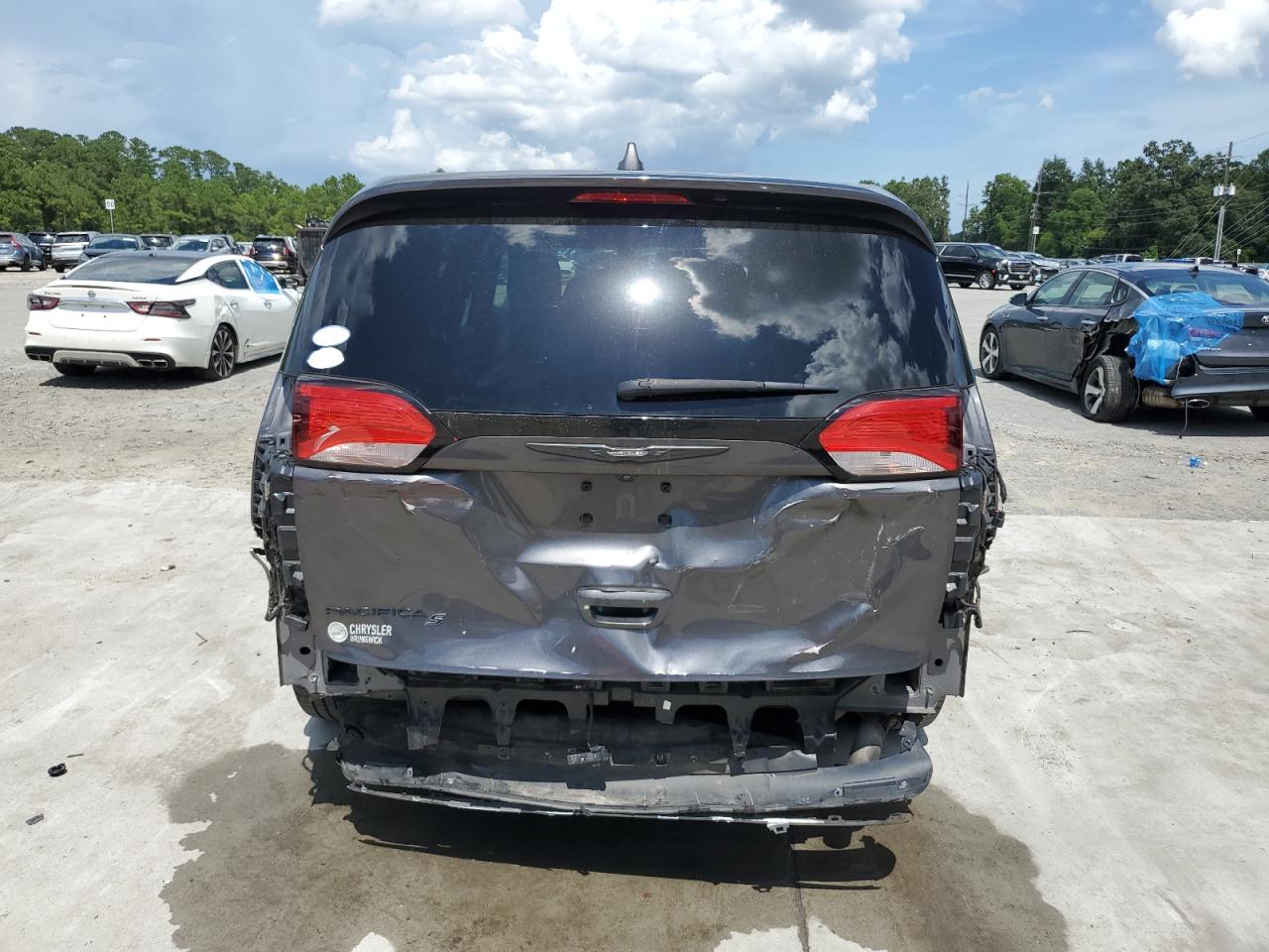 2020 Chrysler Pacifica Touring VIN: 2C4RC1FG0LR140777 Lot: 63764545